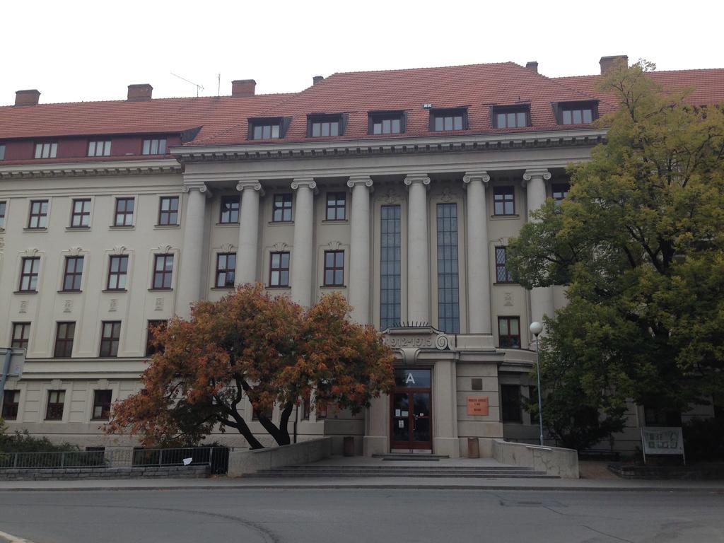 Ubytovani V Brne - Schodova Hotel Brno Exterior photo